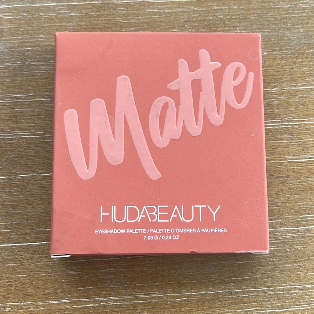 Huda Beauty Matte Eyeshadow Palette - Picture 1 of 4